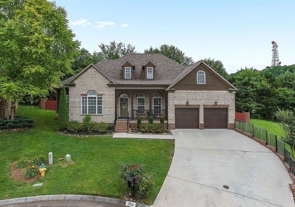 1756 Apple Grove Ln