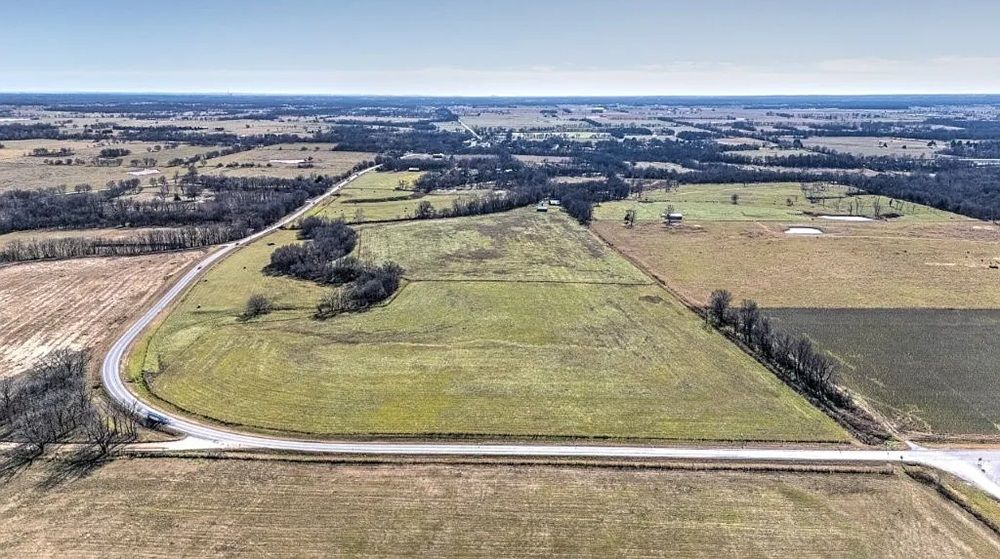 Expansive Pasture Paradise