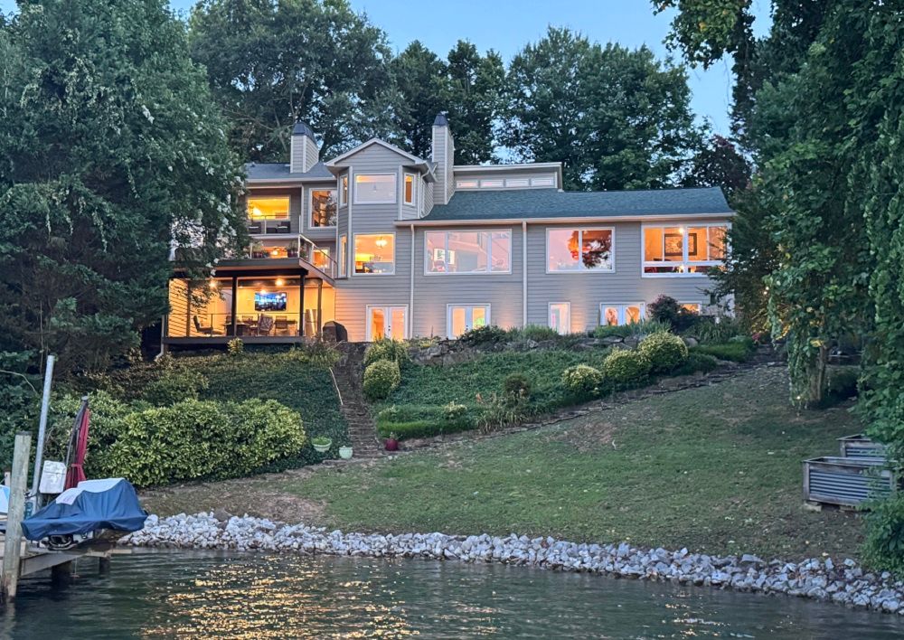 226 W Cove Dr