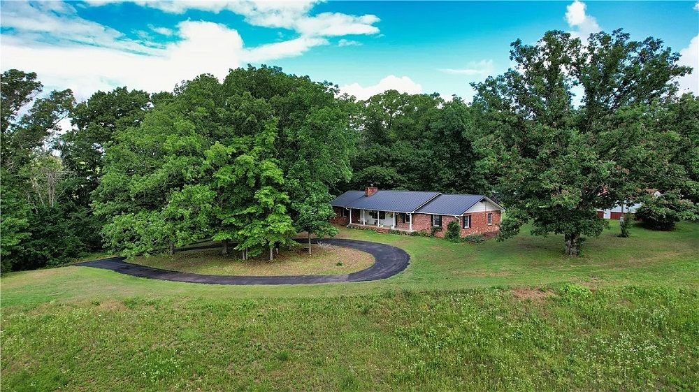 Country Living Meets Convenience
