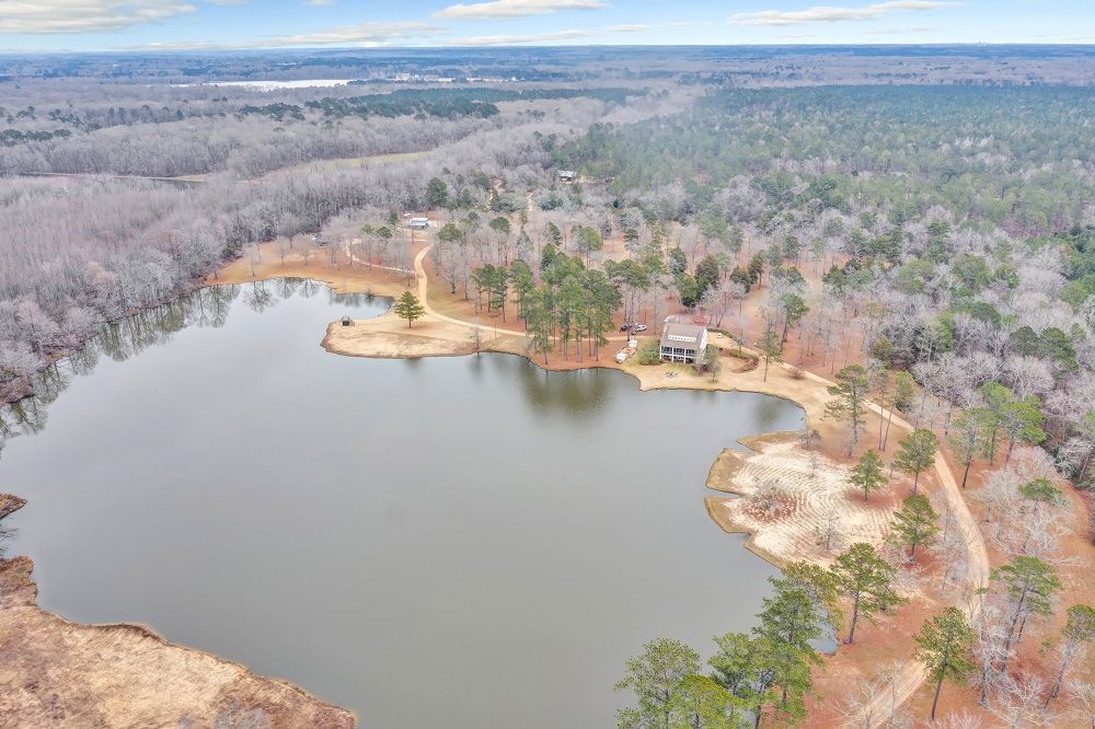 Historic Owl Creek Estate Lakeside Lodge & 668 Acres Of Wilderness & Wildlife