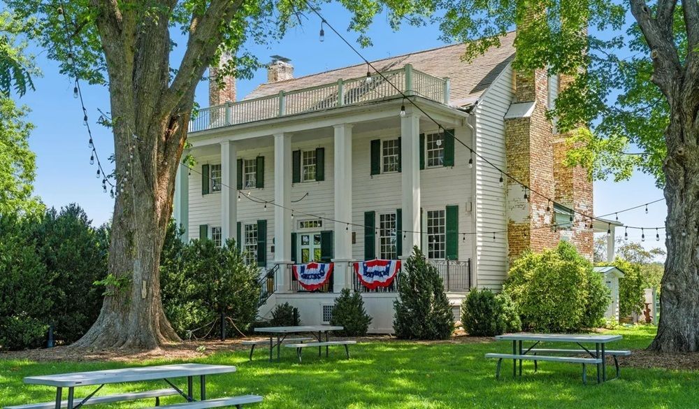 Effingham Manor & Winery