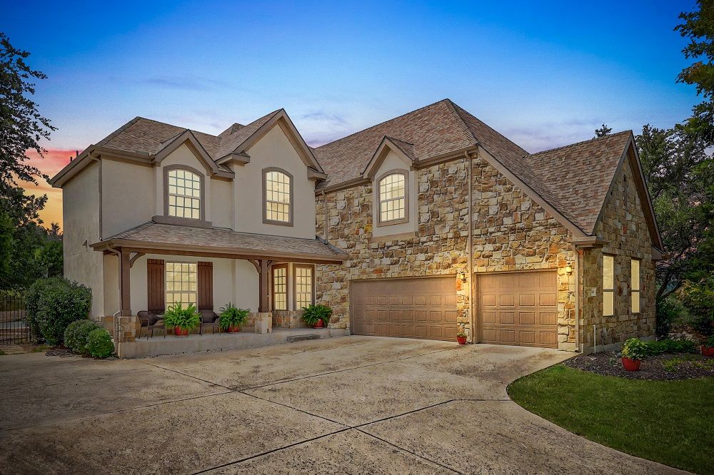 Hill Country Elegance Meets Everyday Convenience In Lakeway