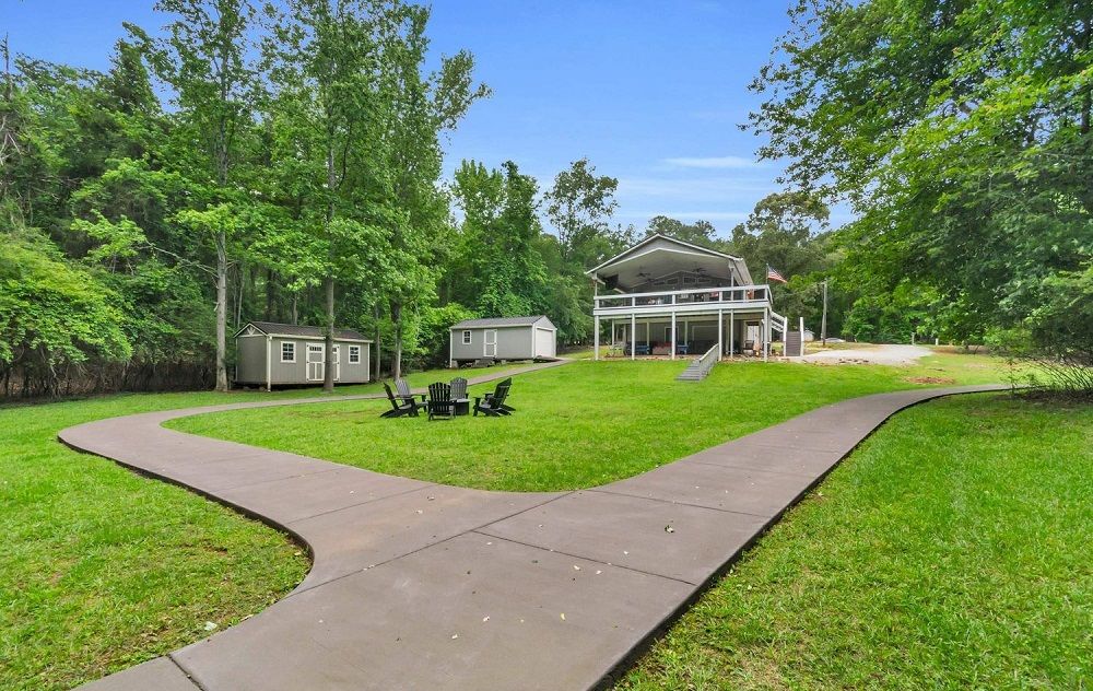 Luxury Lakefront Living On Lake Hartwell!