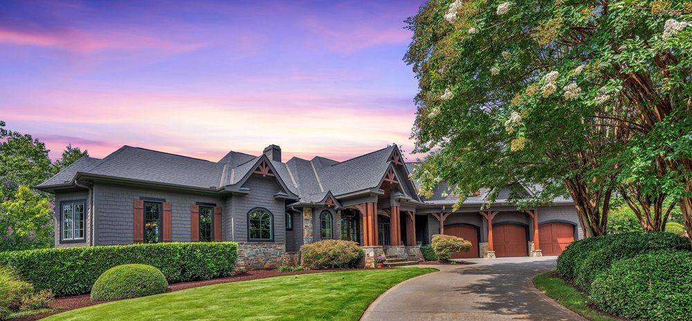The Mountains Are Calling! Escape To This Magnificent Mountain Retreat With Panoramic Views!