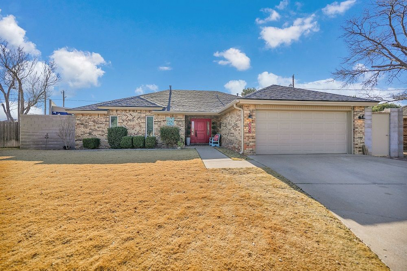 Fully Updated Cul-De-Sac Home