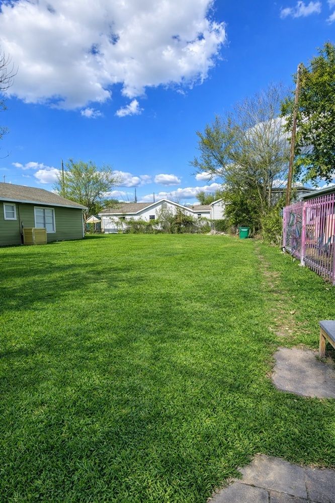 Minutes From Downtown Houston