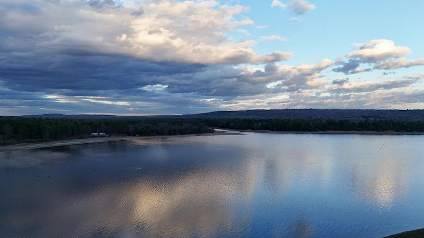 Lakefront Escape On Graham Lake - 18 Acres Of Privacy & Comfort