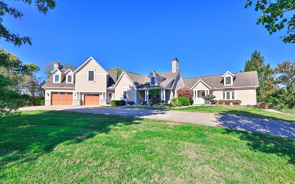 A Timeless Equestrian Kentucky Estate