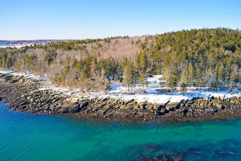Timeless Maine Oceanfront Retreat