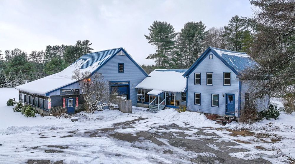 Iconic Lakeside Restaurant Opportunity