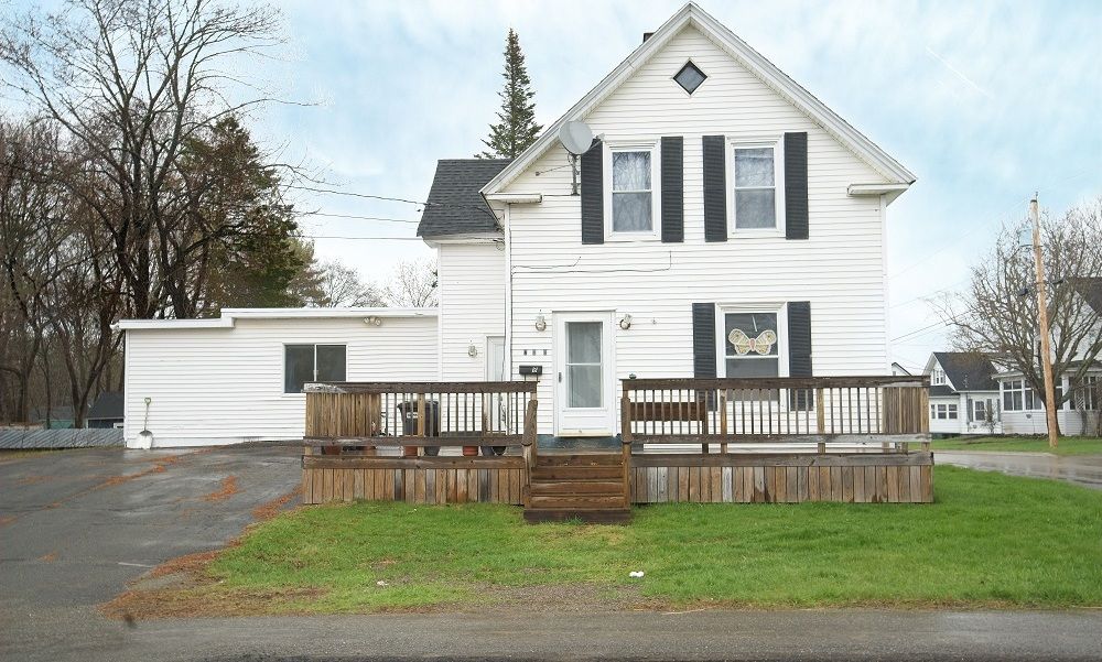 Charming & Spacious 4-Bedroom Single-Family Home In Old Town, ME