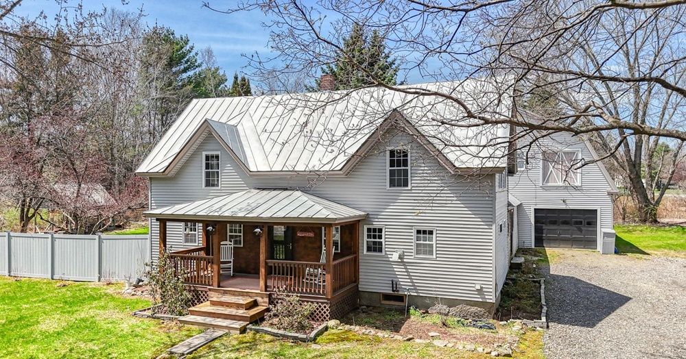 990 Pond Rd