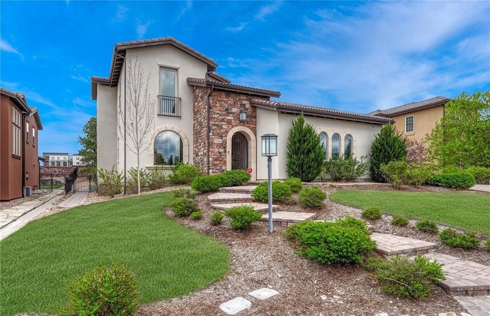Luxury Living In Heritage Hills