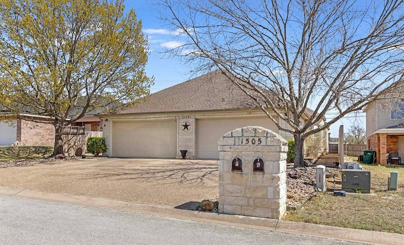 1505 Claremont Pkwy