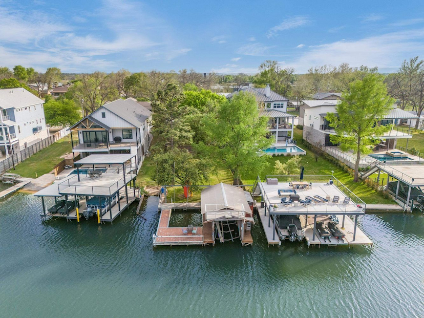 320 Harris Loop