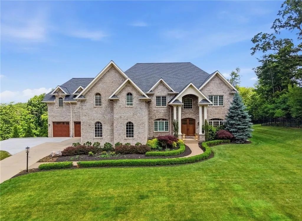 103 Silver Pines Drive