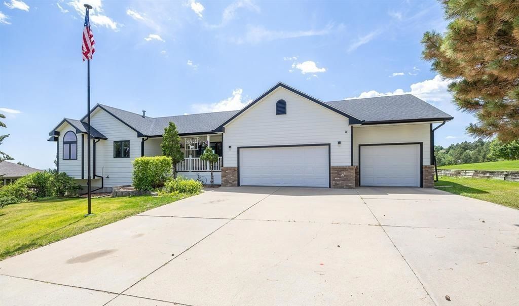 Stunning Bluff View Home