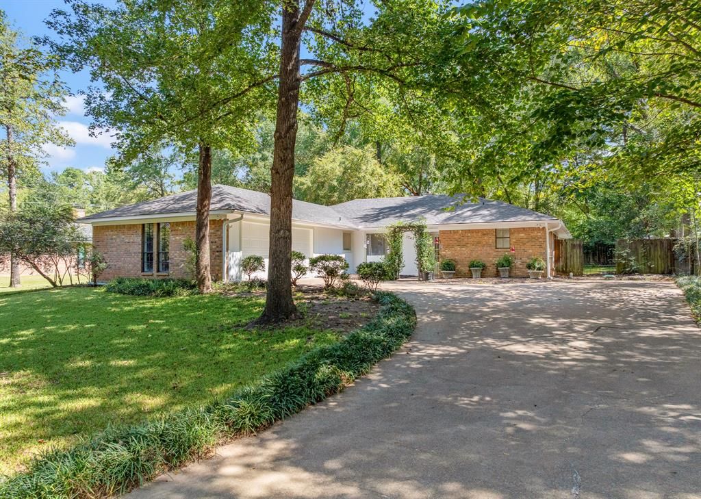 1743 Barbara Ct