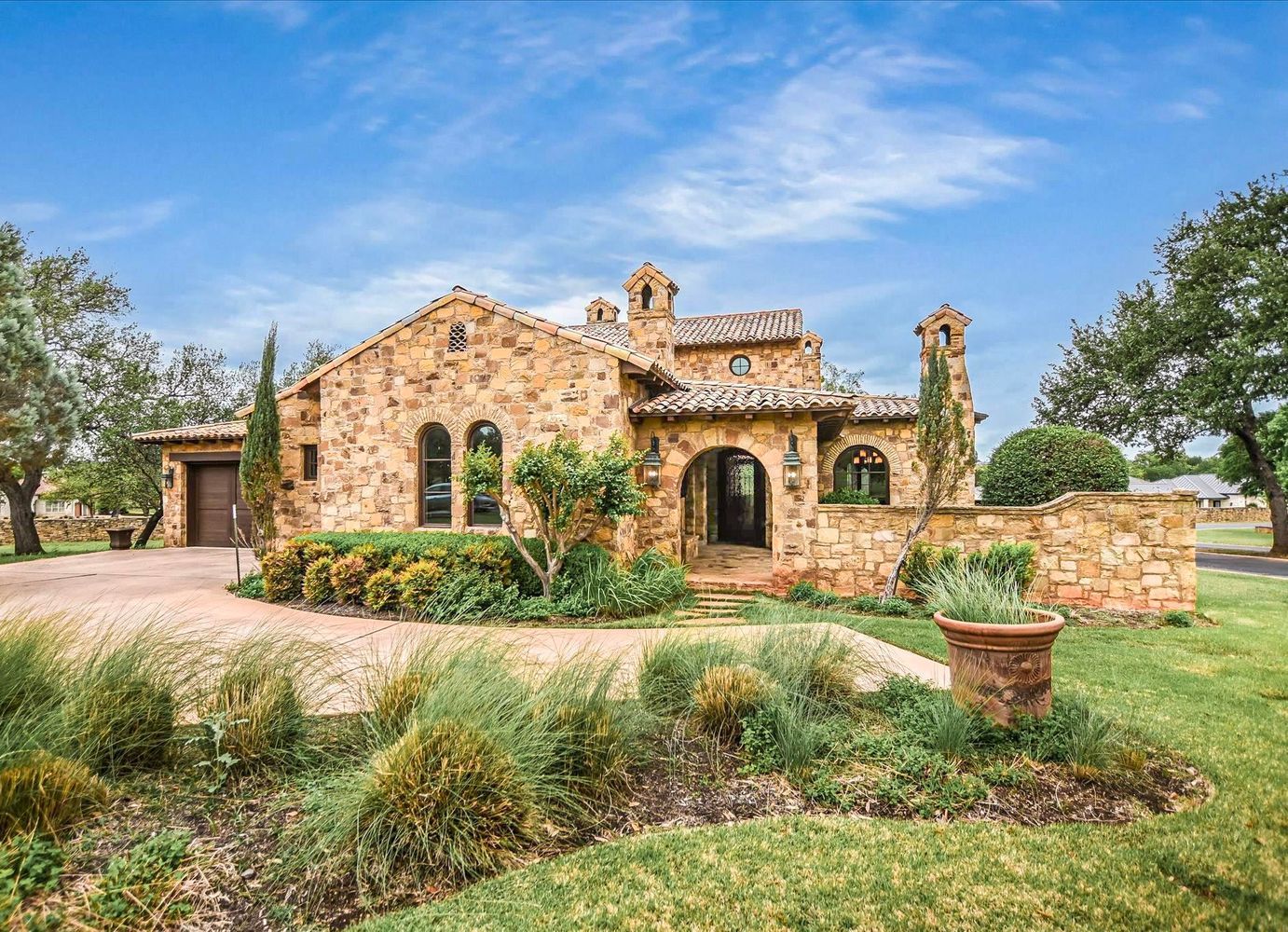 Luxury Living & Entertaining