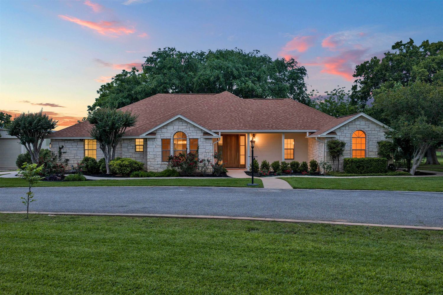 Ancient Oaks Luxury Retreat