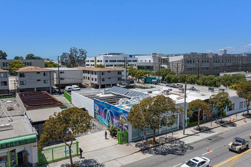1812 Lincoln Blvd