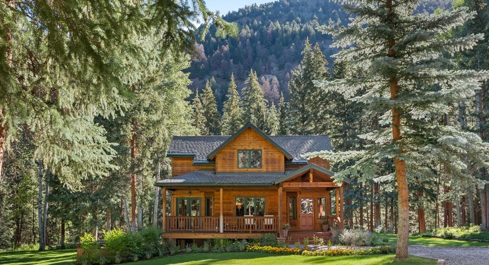 Stunning Castle Creek Estate At Its Finest