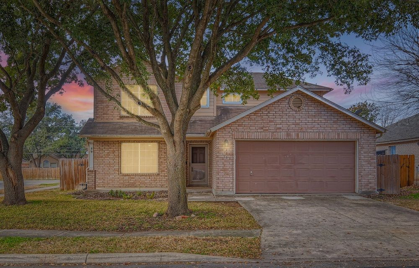 431 Woodstone Loop
