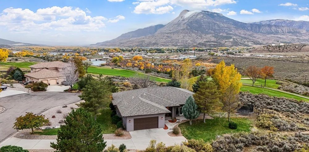 19 Meadow Creek Drive