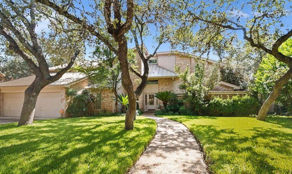 12511 Elm Country Lane