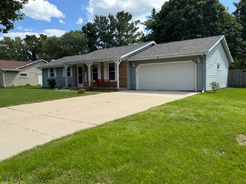 1239 Woodland Dr
