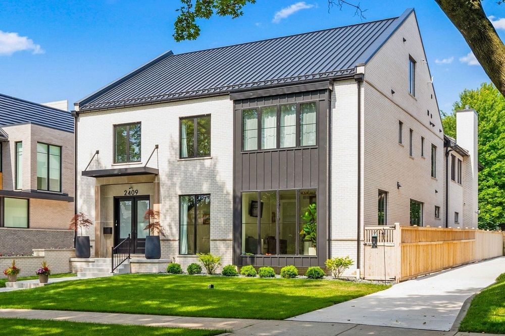 Exceptional Newly Constructed Contemporary Residence