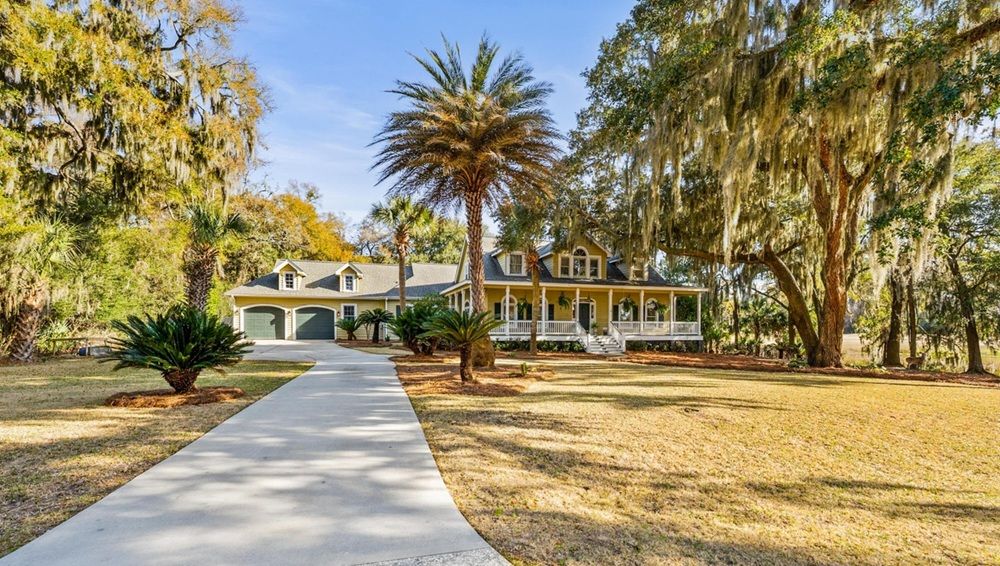 81 Dolphin Point Drive
