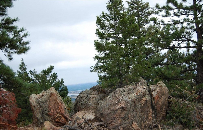 Sweeping Views, Privacy & Building Potential