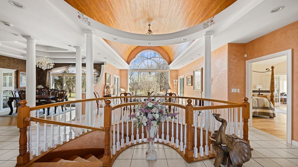 Exceptional Driftless Estate Living