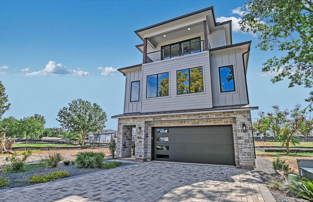 Modern Waterfront Living