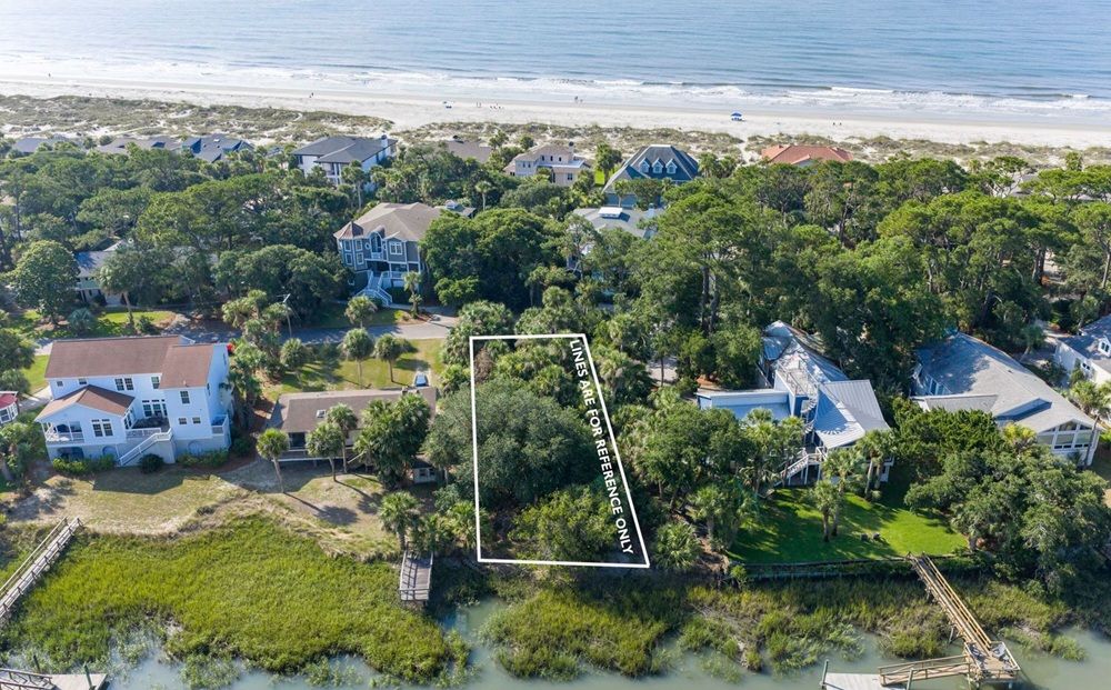 387 Tarpon Boulevard