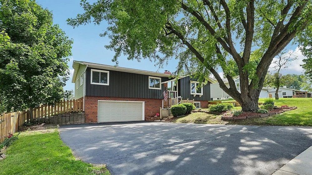 413 W Hilltop Trail