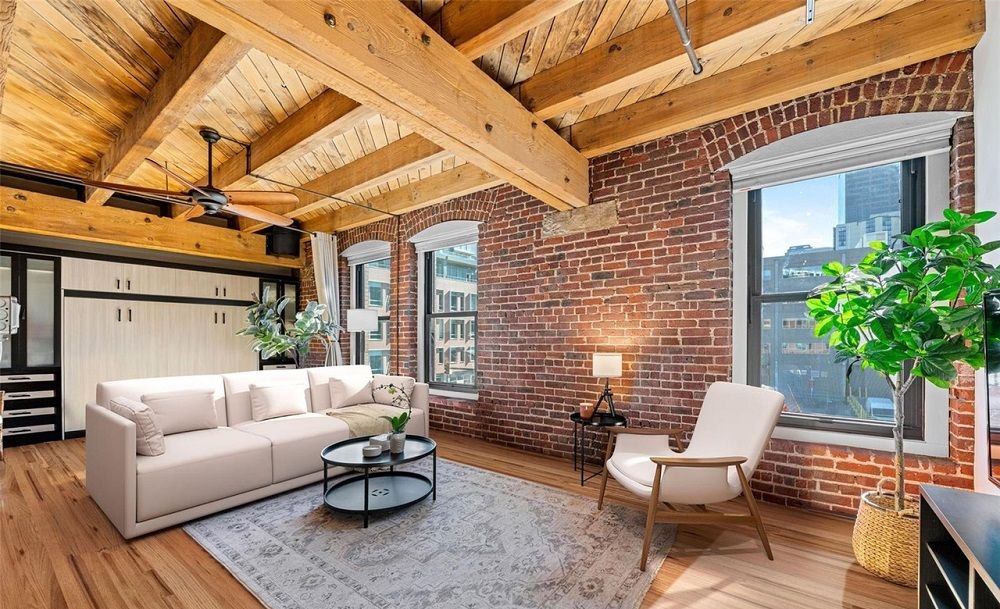 Beautiful & Modern Condo
