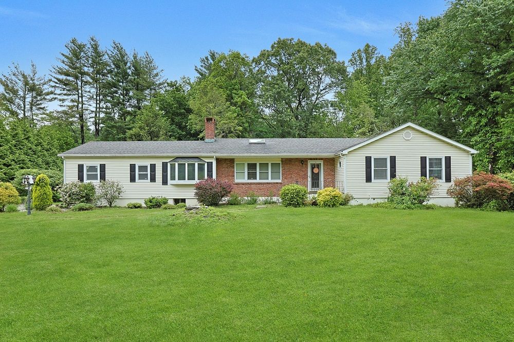 19 Leicester Rd