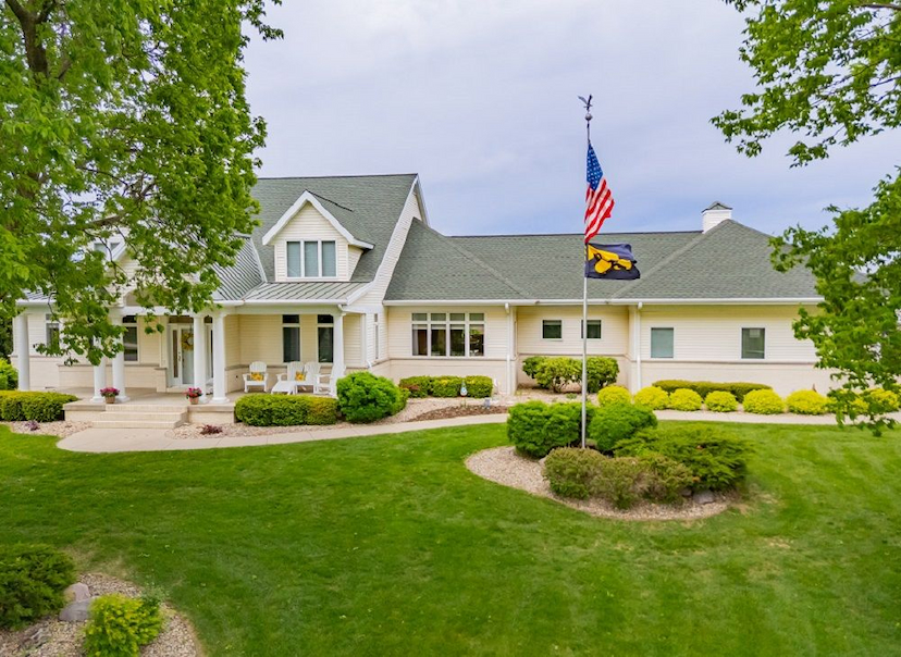 5571 Surrey Lane