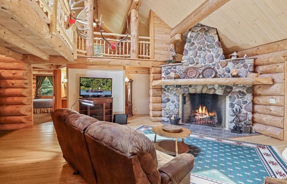 Hand- Scribed Log Home