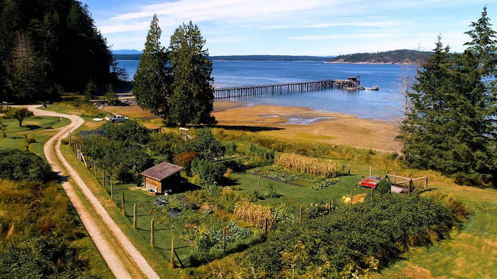 Rare Waterfront Opportunity On Exclusive Hernando Island