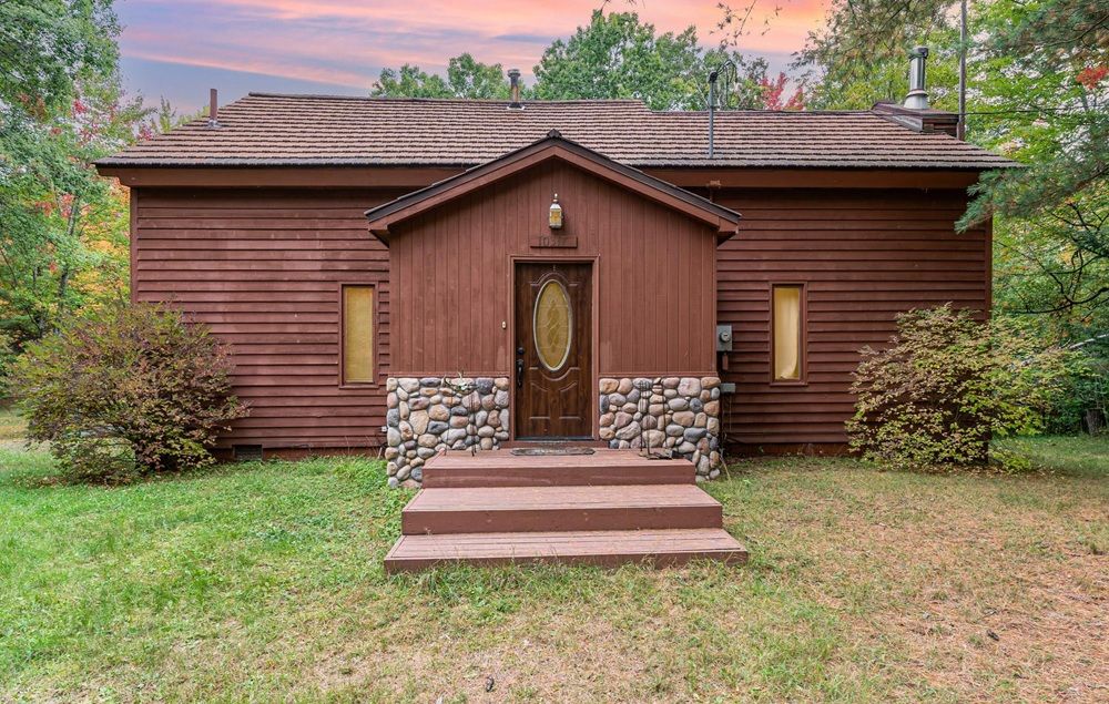 Riverside Retreat On 4.3 Acres