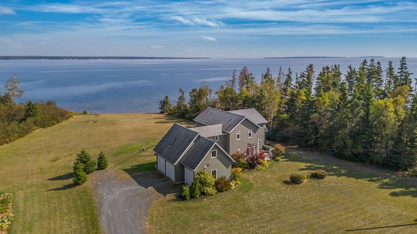 110 Alexander Cres