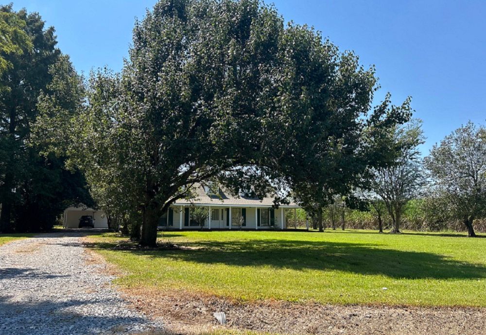 12492 Bayou Fordoche Rd