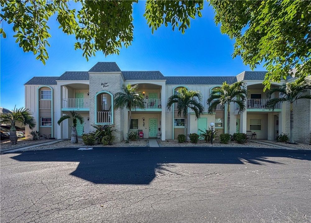 304 Tudor Dr #7
