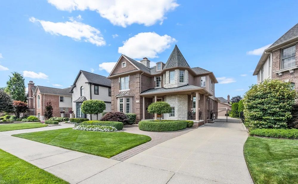 312 Woodward Ave