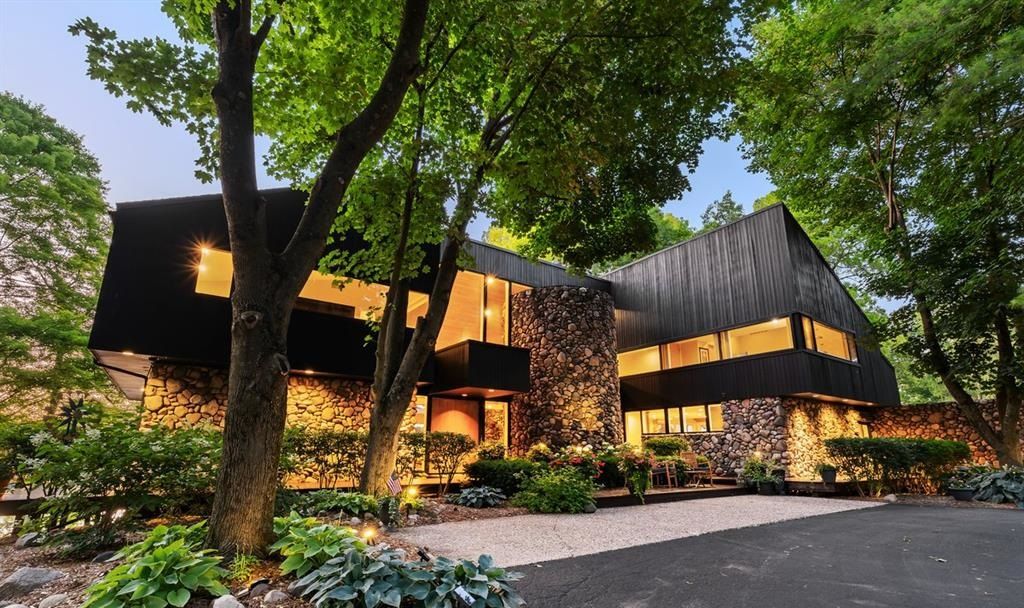 Architectural Masterpiece On Pardee Lake