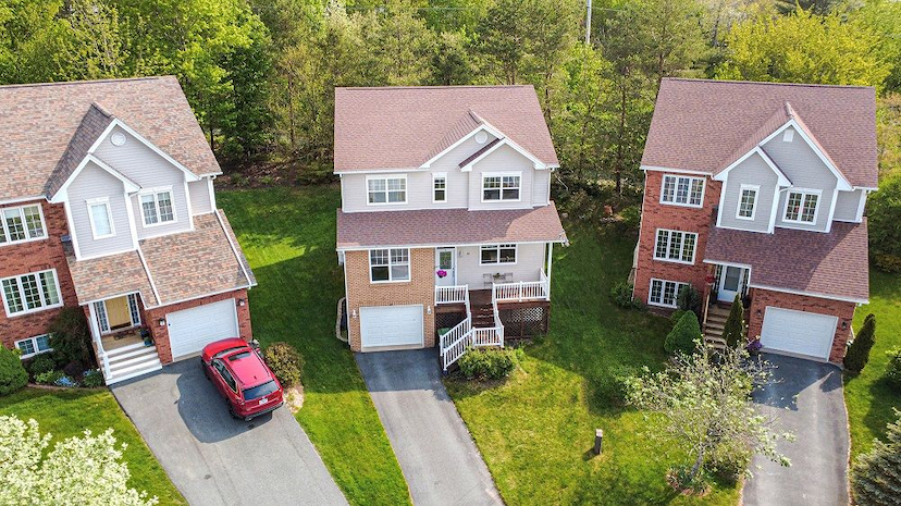 Family Friendly Neighborhood & Most Thouthafter Area Of Halifax